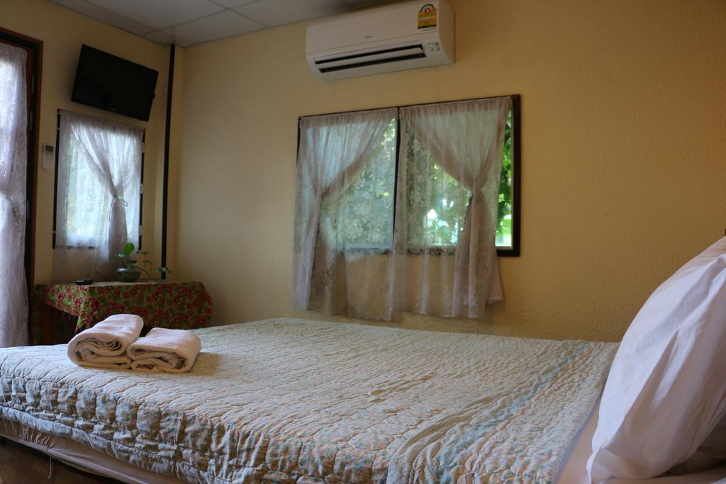 Noom Guesthouse Lop Buri Eksteriør billede