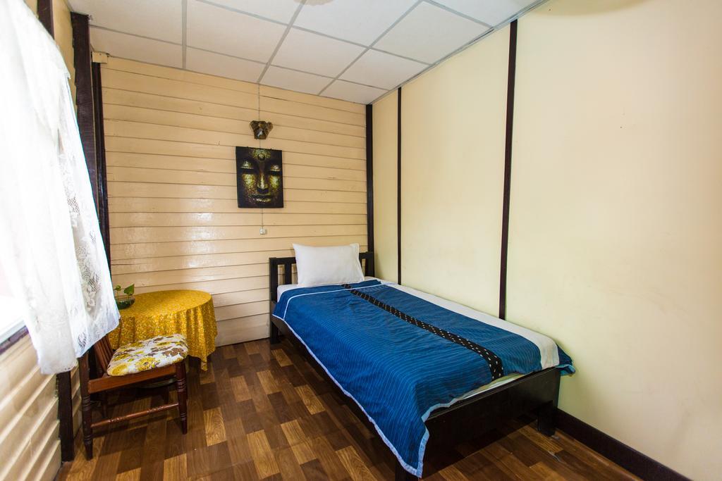 Noom Guesthouse Lop Buri Eksteriør billede