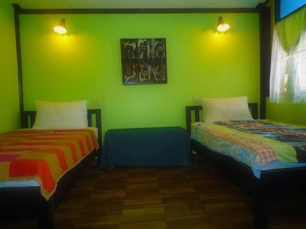 Noom Guesthouse Lop Buri Eksteriør billede