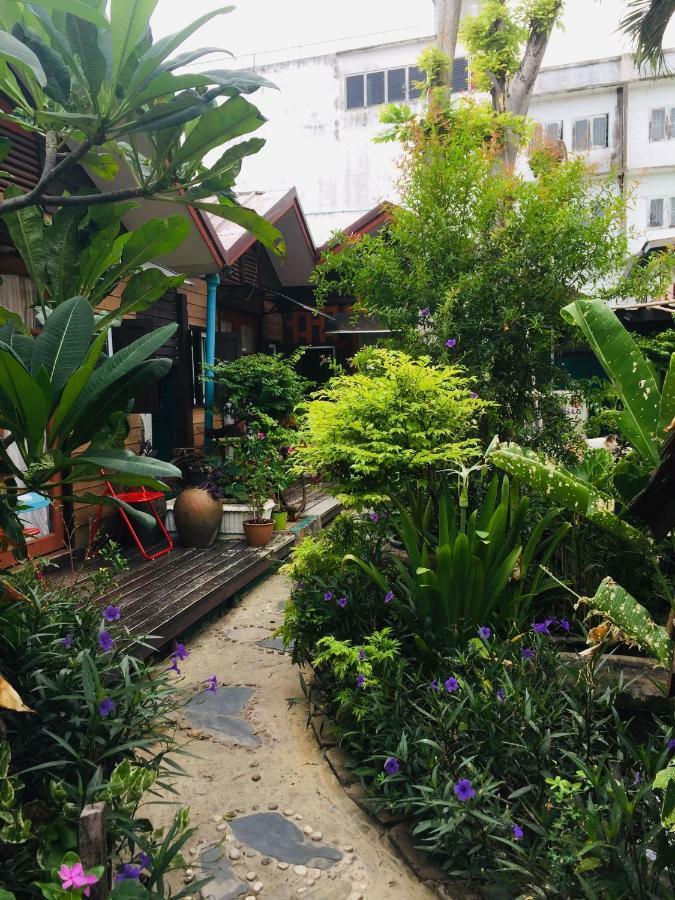 Noom Guesthouse Lop Buri Eksteriør billede